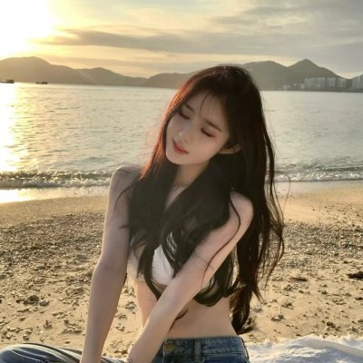 攀岩女孩儿